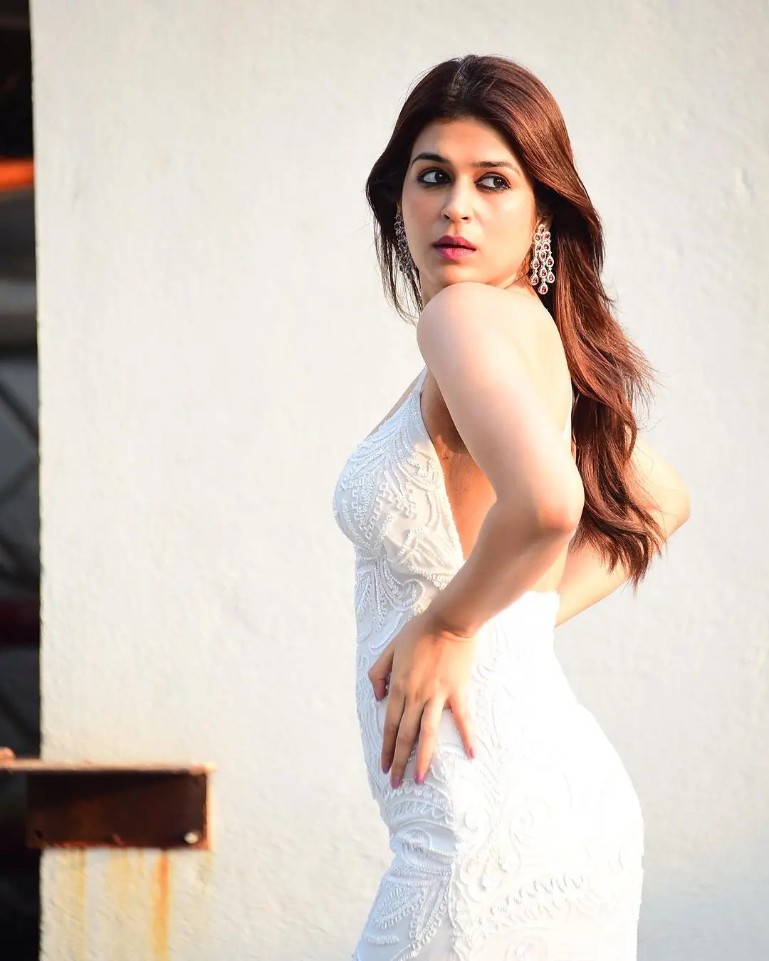 HINDI ACTRESS SHRADDHA DAS IN LONG WHITE GOWN 2